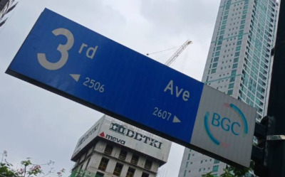 3rd Av sign at 26th St